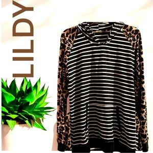 LILDY Gently Used Fall in LOVE W this HOODIE It’s striped W animal print SZ:L/XL